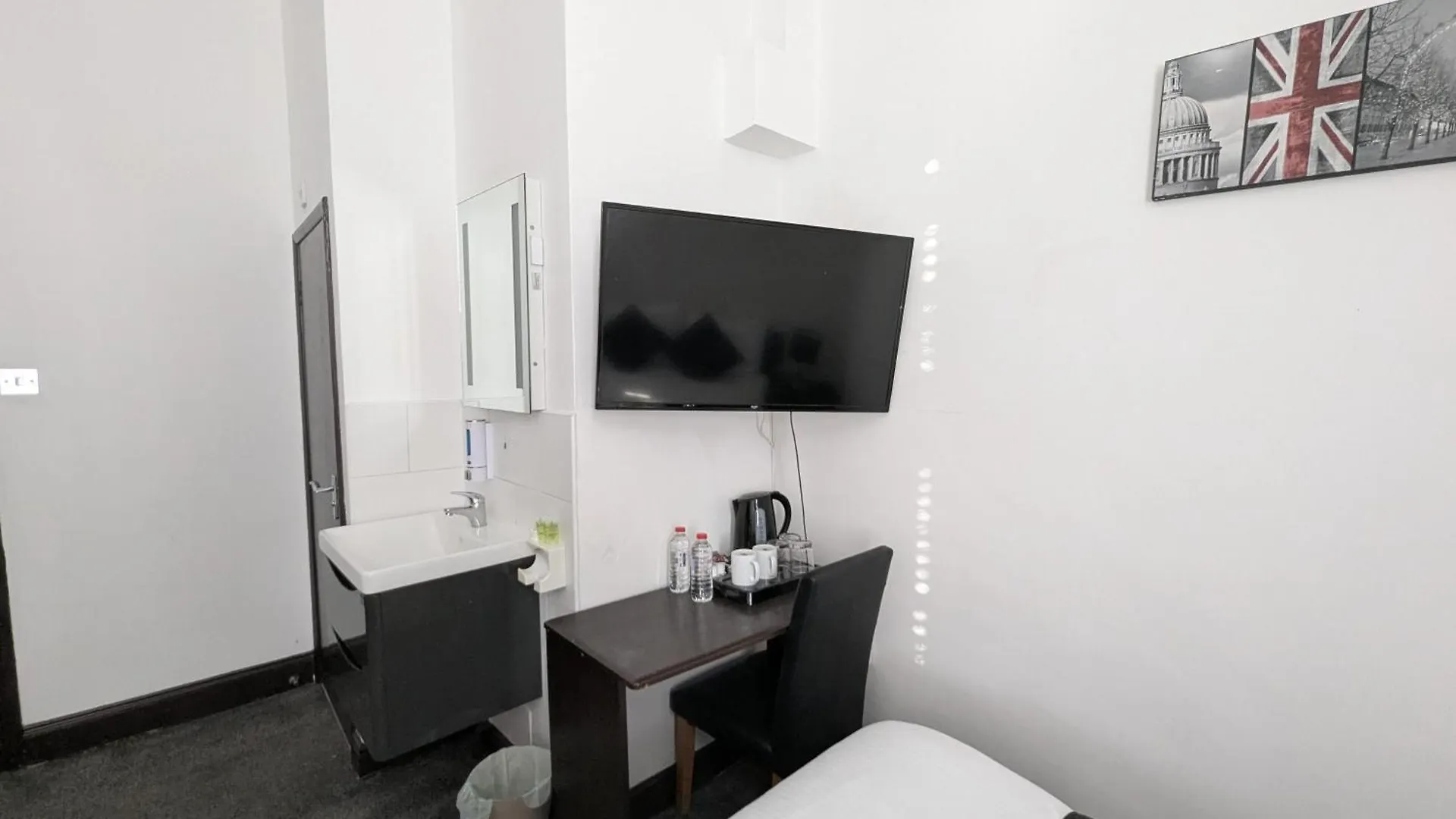 ** Guest house Oyo Firs Lodge London Heathrow Hounslow United Kingdom