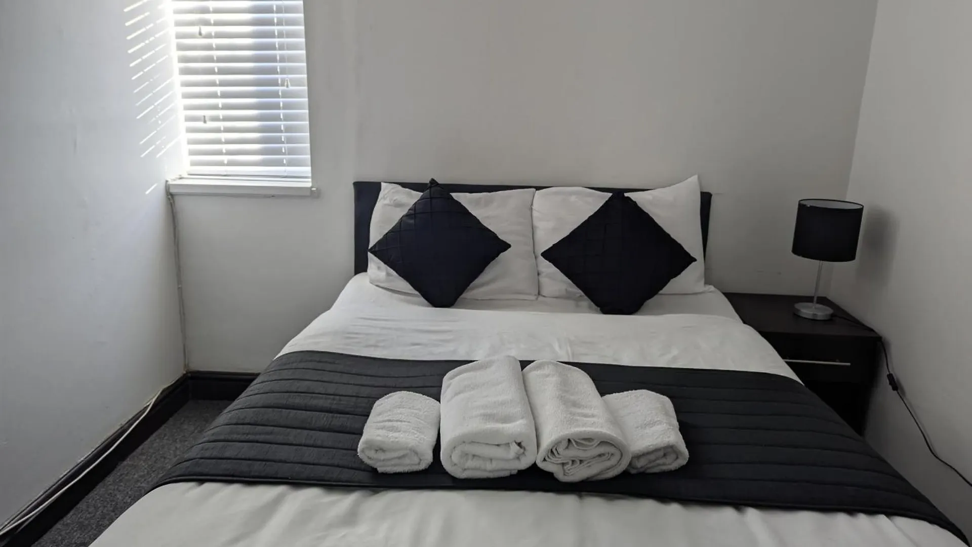 Oyo Firs Lodge London Heathrow Hounslow 2*,